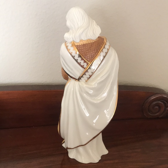 ๐ก Lenox Joseph First Blessing Nativity - Picture 4 of 8